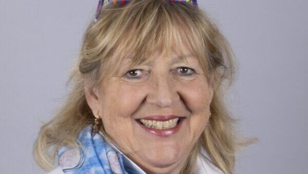 Christiane Plininger ist gelernte Versicherungskauffrau, aber schon seit weit über 30 Jahren im Auktionsgeschäft tätig, seit zwei Jahren Geschäftsführerin bei Nusser. Die Münchnerin hat ihre Schmuckexpertise durch eine Diamanten- und Edelsteinausbildung in Idar-Oberstein und Pforzheim vertieft. Christiane Plininger ist gelernte Versicherungskauffrau, aber schon seit weit über 30 Jahren im Auktionsgeschäft tätig, seit zwei Jahren Geschäftsführerin bei Nusser. Die Münchnerin hat ihre Schmuckexpertise durch eine Diamanten- und Edelsteinausbildung in Idar-Oberstein und Pforzheim vertieft.