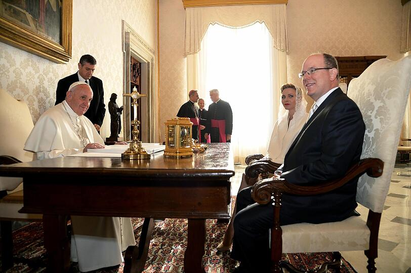 Papst Franziskus hat Fürst Albert II. und Charlene von Monaco zu einer Privataudienz in den Vatikan eingeladen.