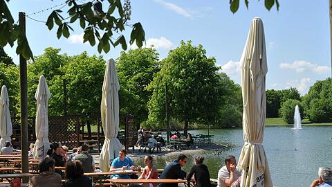 Seaside: Direkt am Ostparksee liegt der Michaeligarten &ndash; ein Ambiente, das in München an nur wenigen
Orten zu finden ist.