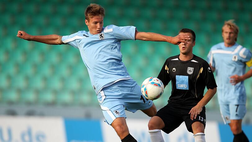 Erstmals präsentierten sich die Löwen in den neuen hellblauen Heimtrikots. Die besten Bilder vom Testspiel des TSV 1860 München in Ulm. Erstmals präsentierten sich die Löwen in den neuen hellblauen Heimtrikots. Die besten Bilder vom Testspiel des TSV 1860 München in Ulm.