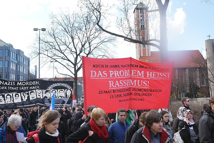 Tausende Demonstranten haben vor dem Start des NSU-Prozesses in München an das Schicksal der Opfer erinnert. Sie verlangten einen konsequenten Kampf gegen die braune Gefahr. Die Bilder!