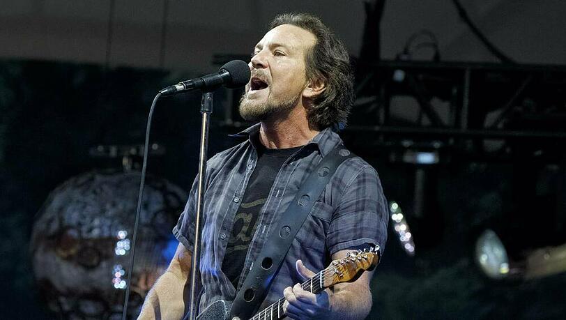 Die Band Pearl Jam gedenkt ihren bei einem Unglück verstorbenen Fans Die Band Pearl Jam gedenkt ihren bei einem Unglück verstorbenen Fans