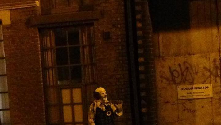 Einige der Passanten machten Fotos, die der Clown auf seiner eigenen Facebook-Seite veröffentlicht. Einige der Passanten machten Fotos, die der Clown auf seiner eigenen Facebook-Seite veröffentlicht.