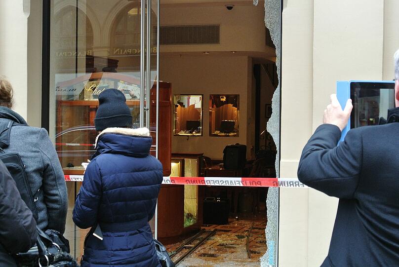 Überfall auf das Schmuckgeschäft Chopard in der Maximilianstraße: Die Bilder