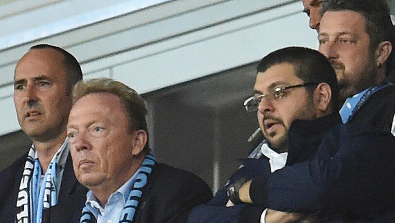 Neue Attacke in Sachen eigenes Löwen-Stadion: Peter Cassalette und Hasan Ismaik (von links). Neue Attacke in Sachen eigenes Löwen-Stadion: Peter Cassalette und Hasan Ismaik (von links).