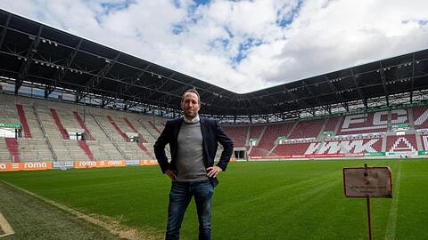 Michael Ströll, Geschäftsführer des FC Augsburg, steht in der WWK-Arena. Foto: Stefan Puchner/dpa/Archivbild
