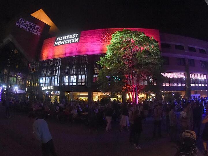 Mit einer Abschlussparty im Hof des Gasteig endet heute das Münchner Filmfest. Foto: Felix Hörhager