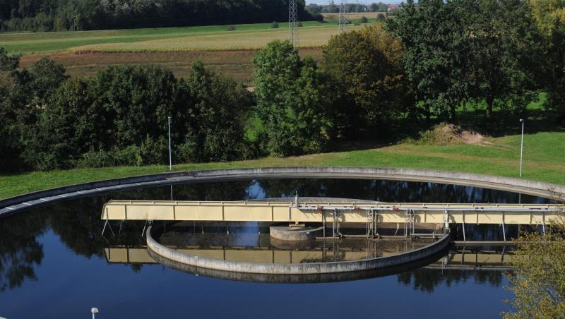Die Kläranlage des Abwasserzweckverbandes "Raum Offenburg" bei Griesheim. Foto: picture alliance / dpa/Archivbild Die Kläranlage des Abwasserzweckverbandes "Raum Offenburg" bei Griesheim. Foto: picture alliance / dpa/Archivbild