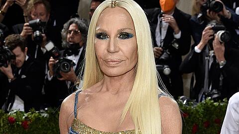 Donatella Versace an ihrem 67. Geburtstag auf der MET-Gala...