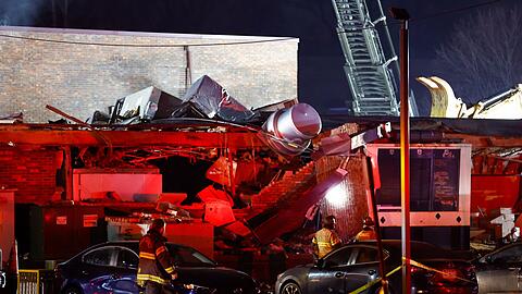 Das Geb&auml;ude wurde bei der Detonation schwer besch&auml;digt und teilweise zerst&ouml;rt.