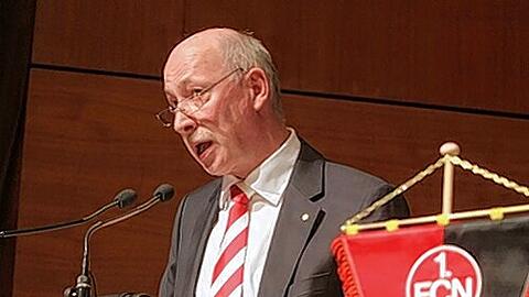 Schulden halbiert, Lizenzvorgaben locker erfüllt, Eigenkapital aufgestockt: FCN-Finanzchef Ral Woy hat zurzeit nur gute Nachrichten zu vermelden, kann zweigleisig planen. Und zwar nicht wie sonst immer Richtung Unterhaus, sondern mit Blickrichtung Europa.