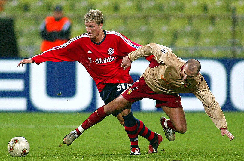 Beim FC Bayern debütiert er erstmals in der Champions League. Am 13. November 2002 kommt er gegen den RC Lens beim 3:3 für Mehmet Scholl in die Partie. Seit jener Zeit ist er beim FC Bayern nicht mehr wegzudenken