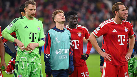 Die Bayern-Stars wirken nach dem Unentschieden gegen Arsenal eher geknickt.