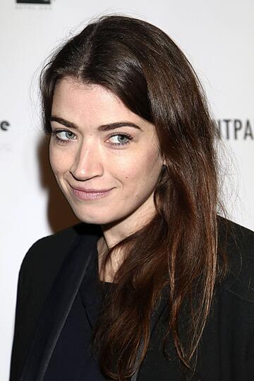 Anna Bederke spielt Dr. Süßmilch im "Tatort: Mord ist die beste Medizin"