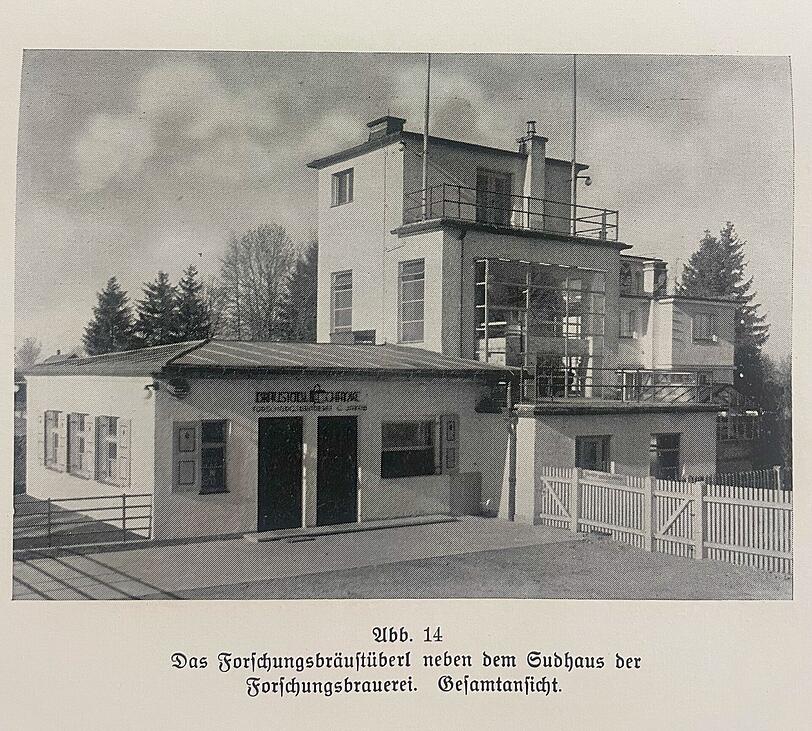 Die Forschungsbrauerei mit Stüberl im Jahr 1939. Das Ursprüngliche ist auch heute noch klar erkennbar – von außen und von innen.