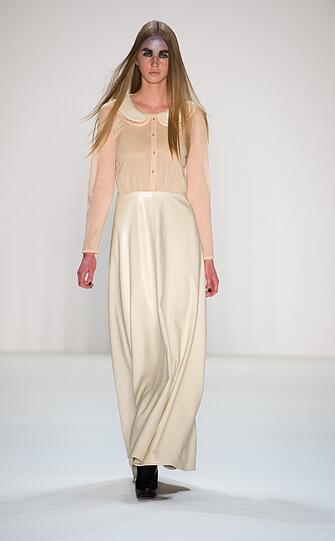 Das Modelabel Rebekka Ruetz präsentiert die neue Herbst/Winter-Kollektion auf der Fashion Week in Berlin.