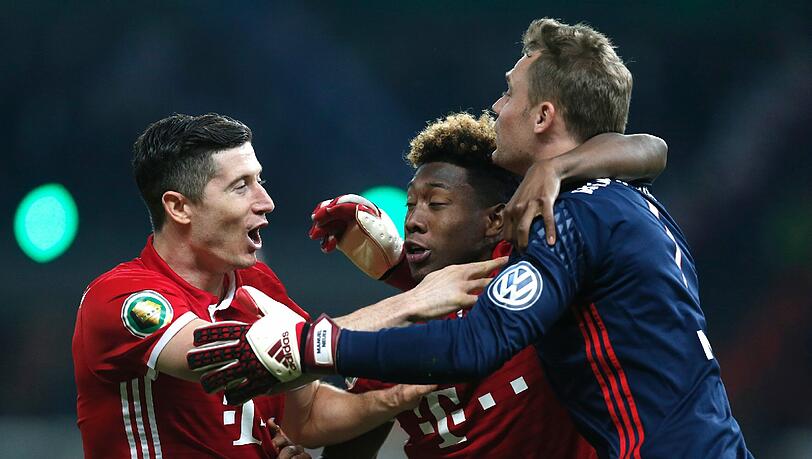 Jubeln auf jeden Fall weiter für den FC Bayern: Alaba und Lewandowski, hier mit Manuel Neuer nach dem Gewinn des DFB-Pokals. Jubeln auf jeden Fall weiter für den FC Bayern: Alaba und Lewandowski, hier mit Manuel Neuer nach dem Gewinn des DFB-Pokals.