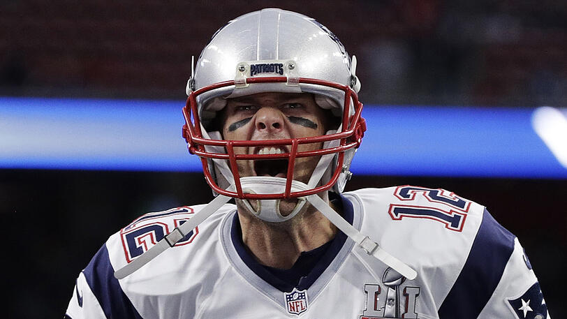 06.02.2017: Tom Brady von den New England Patriots triumphiert beim NFL Super Bowl 2017. Brady startet mit seinem Team eine historische Aufholjagd und dreht einen 3:28-Rückstand in einen 34:28-Sieg.