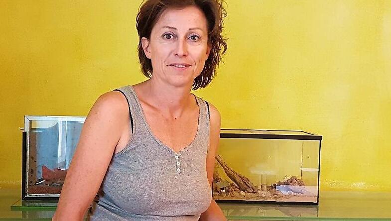 Stephanie Weigel vor dem Zuhause der Ameisen. Stephanie Weigel vor dem Zuhause der Ameisen.