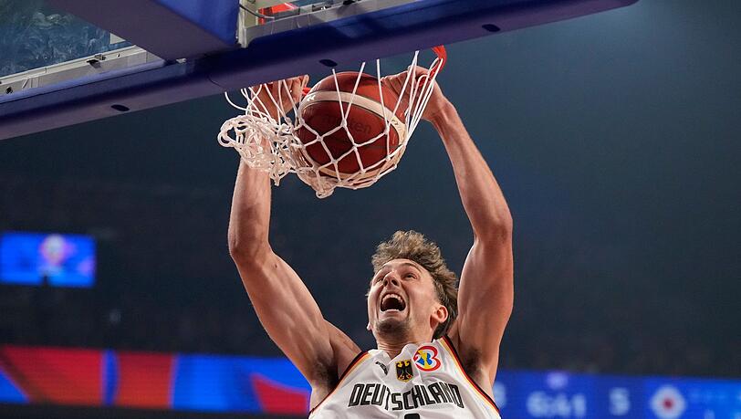 Deutschlands Franz Wagner bei einem Dunk.