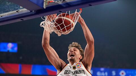 Deutschlands Franz Wagner bei einem Dunk.