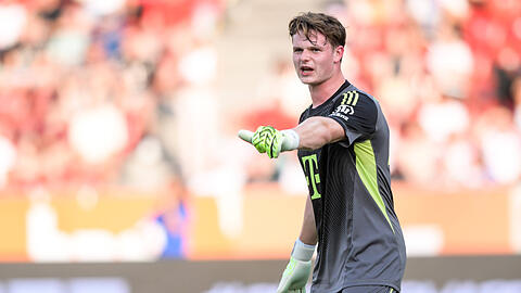 Jonas Urbig ist beim FC Bayern die klare Nummer zwei hinter Manuel Neuer.