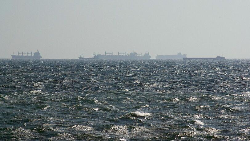 Ein Handelsschiff ist im Schwarzen Meer verunglückt. (Symbolbild) Ein Handelsschiff ist im Schwarzen Meer verunglückt. (Symbolbild)
