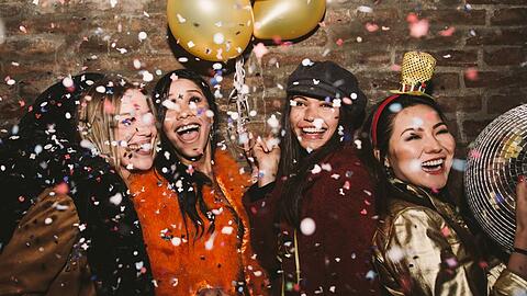 Auf einer Silvesterparty darf die richtige Musik nicht fehlen.