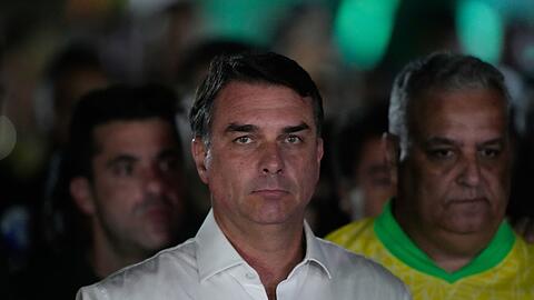 Fl&aacute;vio Bolsonaro hat seine Nachricht an die Brasilianer korrigiert.