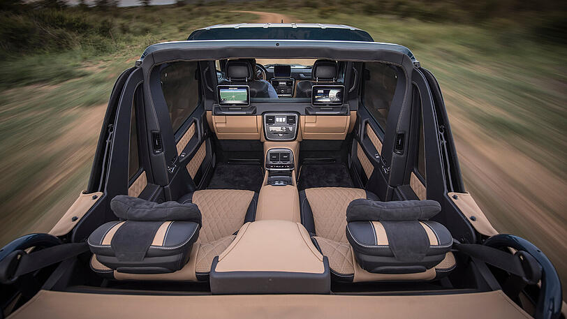 Fond im Format eines Kleinwagens: Die hinteren Plätze im G650 Landaulet sind mit dem reichhaltigen Unterhaltungsangebot die erste Wahl.
