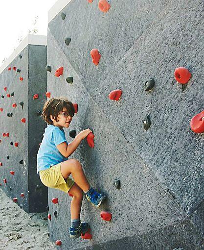 Rio (5) kraxelt schon fleißig.