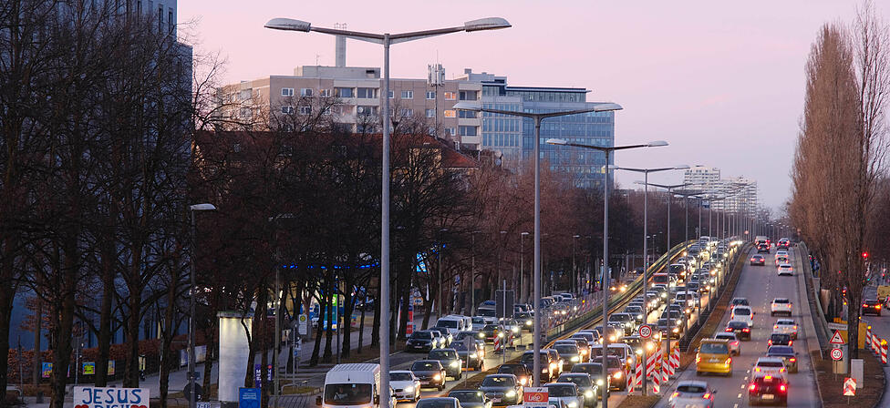 Stau auf Mittlerem Ring? Dazu hatte auch eine Baustelle an der Landshuter Allee Br&uuml;cke beigetragen.