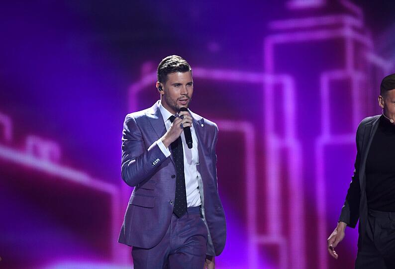 Robin Bengtsson für Schweden mit "I Can't Go On"
