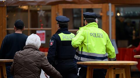 Die Polizei ist daher vorsorglich mit verstärkten Kräften vor Ort.