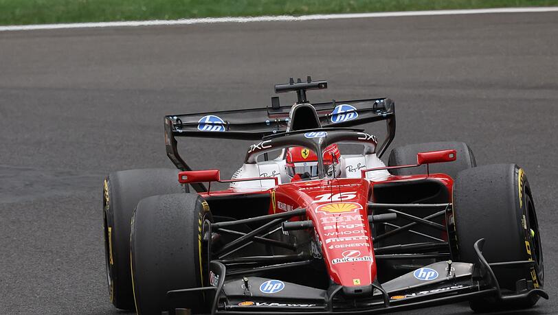 Charles Leclerc hatte bei einem Boxenstopp Glück. Charles Leclerc hatte bei einem Boxenstopp Glück.