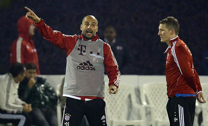 Bastian Schweinsteiger ist wieder voll ins Mannschaftstraining eingestiegen und macht problemlos bei den Trainingsspielen mit.