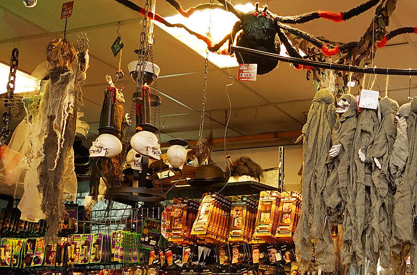 Der Halloween Gore Store bietet alles, was das Herz eines Horror-Fans begehrt.