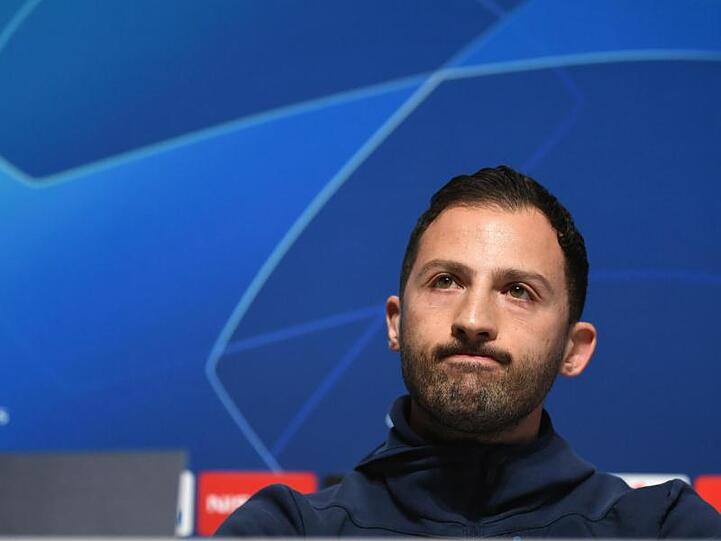 Trainer Domenico Tedesco will mit Schalke die Chance bei Manchester City nutzen.