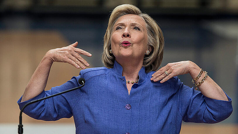 Hillary Clinton war wegen der Nutzung ihrer privaten E-Mail-Adresse für dienstliche Korrespondenz in die Kritik geraten. Hillary Clinton war wegen der Nutzung ihrer privaten E-Mail-Adresse für dienstliche Korrespondenz in die Kritik geraten.