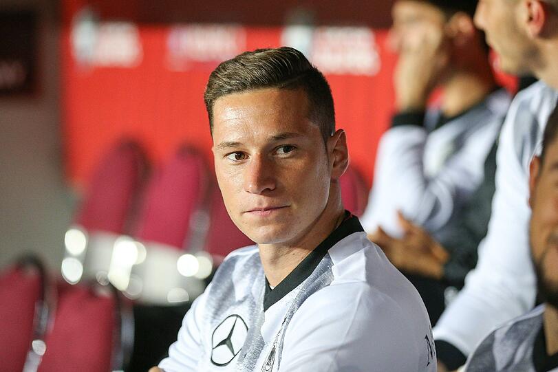 JULIAN DRAXLER: NOTE 3.
Löste den etwas enttäuschenden Stindl ab. Jedoch mit wenig Impulsen nach vorn.