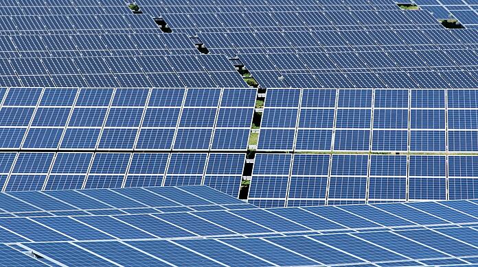 Die Solarenergie ist die am schnellsten wachsende erneuerbare Energiequelle in der EU. Allerdings kommt der Großteil der in Europa nachgefragten Solarmodule aus China.