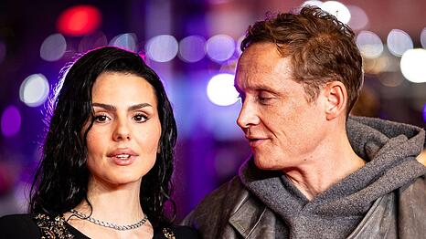 Matthias Schweigh&ouml;fer und seine Ehefrau Ruby O. Fee bei der Er&ouml;ffnung der Berlinale 2026.