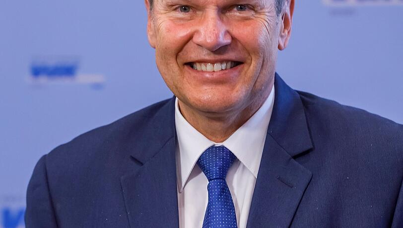 Der stellvertretende Landesvorsitzende Hermann Imhof. Auch er wird den VdK Bayern jetzt in der Öffentlichkeit vertreten. Der stellvertretende Landesvorsitzende Hermann Imhof. Auch er wird den VdK Bayern jetzt in der Öffentlichkeit vertreten.