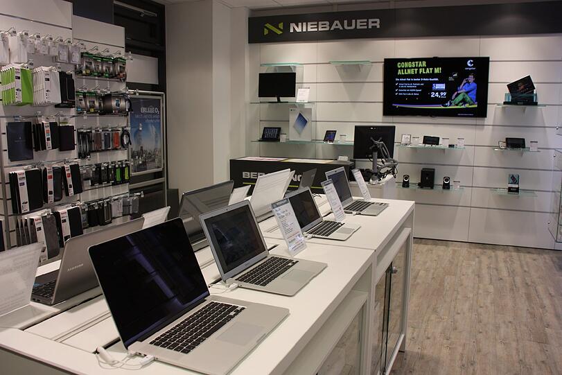 Vertragsfreie Hardware gibt es von Nokia, Samsung, HTC, Sony, Panasonic und vielen mehr &hellip; und natürlich ist Niebauer auch autorisierter Apple-Händler.