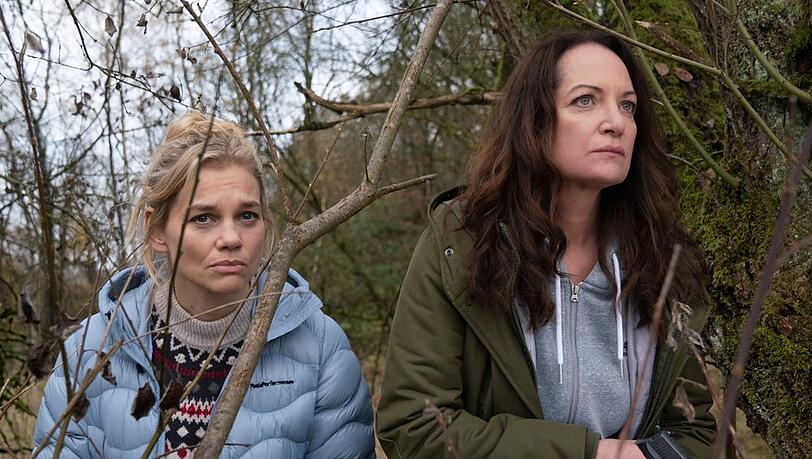 "Unter anderen Umständen: Mutterseelenallein": Alwa Sörensen (Lisa Werlinder, l.) und Jana Winter (Natalia Wörner) suchen Janas Sohn.