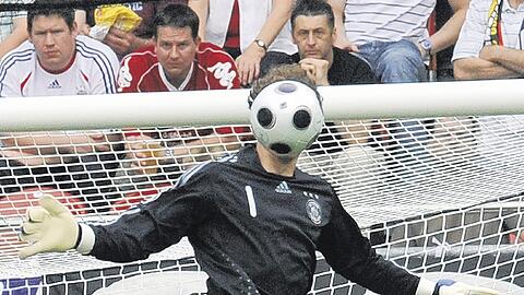 Jens Lehmann und sein Arbeitsgerät