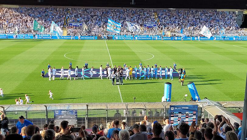 Der TSV 1860 gegen den 1. FC Saarbrücken in der 3. Liga (Archiv).