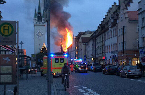 Feuer in Straubing: Die Bilder vom Rathaus-Brand.
