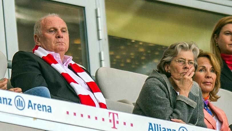 Uli Hoeneß: am vergangenen Samstag mit Ehefrau Susi beim Spiel des FC Bayern gegen Werder Bremen.