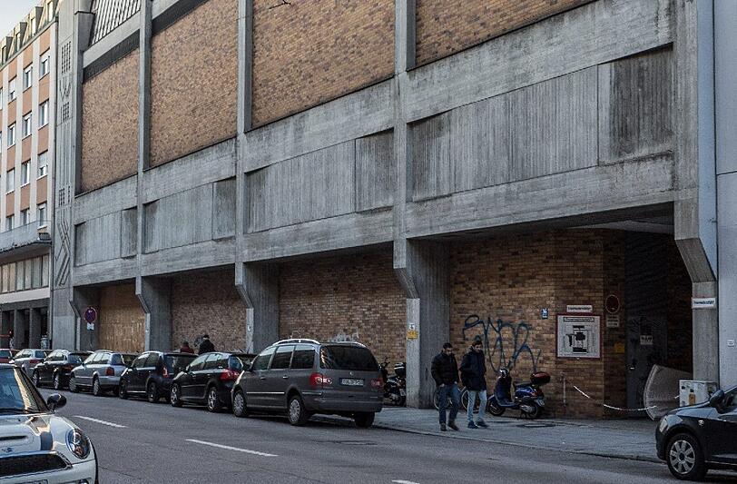 Sieht ziemlich schäbig aus: Das Heizwerk in der Theresienstraße verschandelt das Viertel.